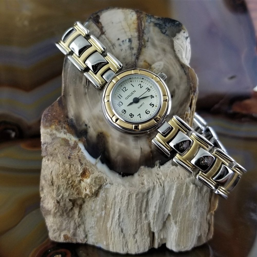New Vintage Women's GRUEN Gold & Silver Designer Style Bracelet Watch Easy Read